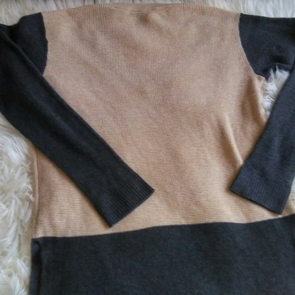 Vince Camuto Colorblock Waffle Knit V-Neck Sweater